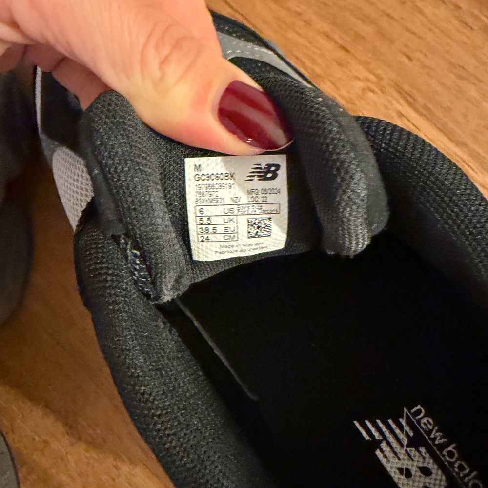 New Balance 9060 Black and Gray Sneakers - Picture 4 of 4